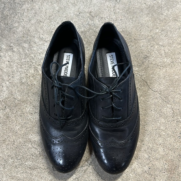 Steve Madden Black Wingtip Oxford “Trouser” Shoes Size 6.5 PreOwned - Picture 2 of 7